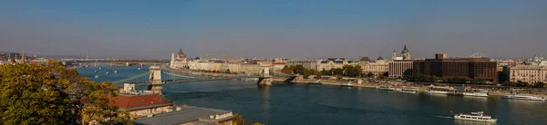 Huvudstaden Stadssilhuetten Budapest Ungern Östeuropa Riksdagshuset Kedjebron Över Donau Och — Stockfoto