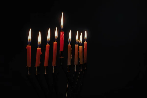 Färgglada Ljus Lite Traditionella Silver Hanukkah Menorah Svart Bakgrund — Stockfoto