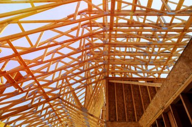 Ahşap Bina çerçeve çok aile konut inşaat sahasında yazılan ve inşaat ışınla