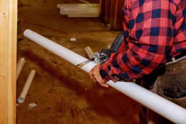 Pvc Boru, testere kesme su kaynaklarının hazırlamak için sanayi inşaat süreci içinde alt.