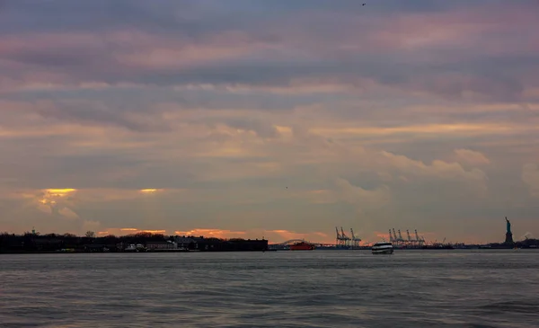 Przemysłowe Kontener Towarowy Port Handlowy Sceny Zachód Zabytki New York — Zdjęcie stockowe