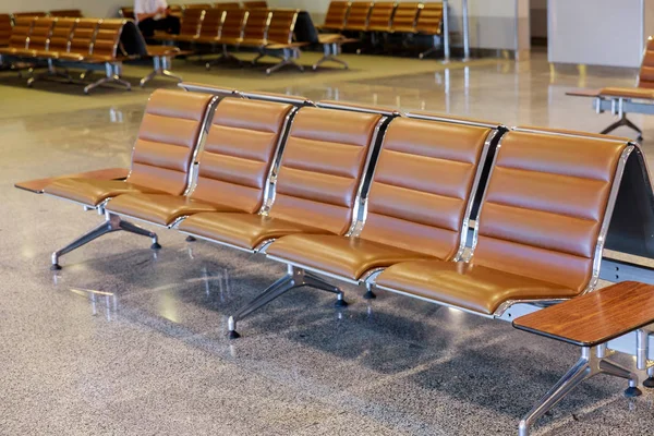 Hall Avec Vue Sur Atterrissage Salon Départ Aéroport Chaises Vides — Photo