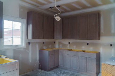 Mutfak dolapları yükleme kör köşe dolap, ada çekmeceler ve yüklü counter dolapları