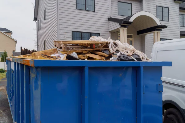 Kontejnery Jsou Plné Odpadky Kontejner Odpadků Ekologii Životní Prostředí — Stock fotografie