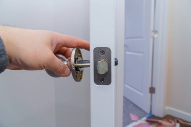 Kapı kolları ahşap kapı dışarı ile kilit yükleme de marangoz