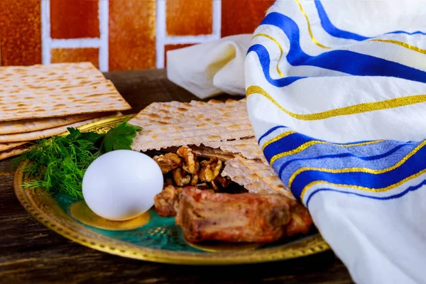 Judiska Högtiden Påsk Med Vin Och Sederen Pläterar Matzoh Påsk — Stockfoto