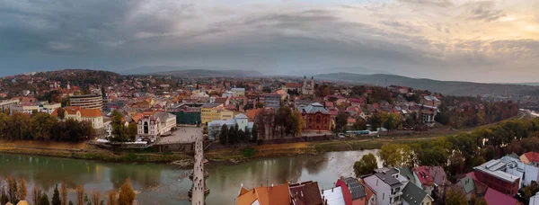 View of bridge on river Uzh at city Uzhgorod, Transcarpathia, Ukraine Europe — Stock Photo, Image