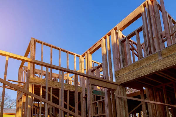 Bina yeni ev inşaa yılı dış ahşap kiriş İnşaat