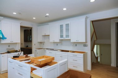 Mutfak şeklini mobilya montaj dolabı