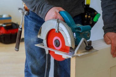 Dostum kesme ahşap kapı Oluşturucusu inşaat ve ev yenileme el dairesel testere kesim