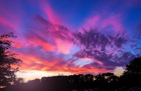 Zonsondergang blauwe hemel en wolken schoonheid natuurlijke — Stockfoto