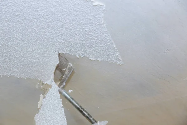 Removal old dirty popcorn ceiling wall background — Stock Photo, Image