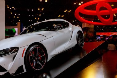 New York, Ny Amerika - Nisan 20, Yeni 2020 Toyota C-Hr Prototip spor otomobil Jacob Javits Merkezi'nde Ekranda New York Uluslararası Otomobil Fuarı'nda