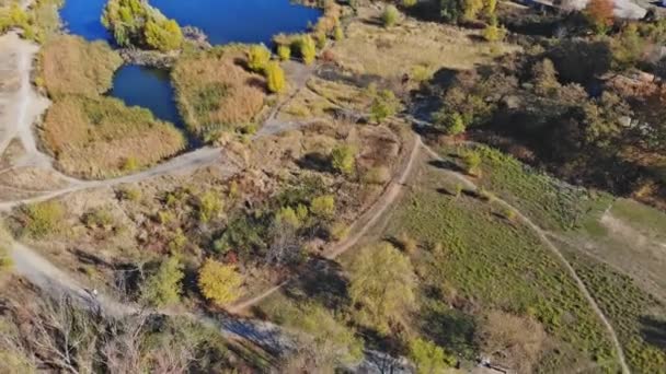 Uzhgorod 'un Ukrayna Gölü' ndeki geniş açılı parkın manzarası — Stok video