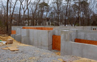 Yeni evlerde beton inşaat işleri vakfı