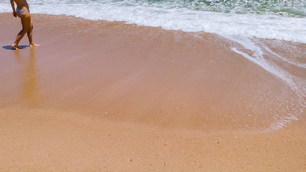 Zand en Golf achtergrond mooi strand en zee — Stockfoto