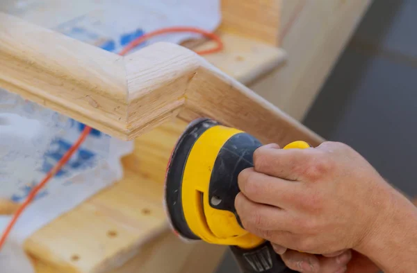 Treppe Sanierung Handläufe Sanierung Schleifer für Holzgeländer — Stockfoto