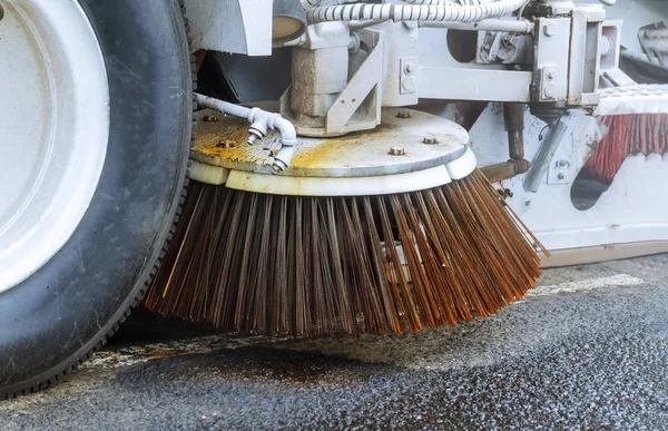 Máquina de limpieza de coches el detalle de la carretera de un barrendero —  Fotos de Stock