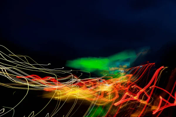 Bunte abstrakte Lichtstrahlen abstrakter Hintergrund — Stockfoto