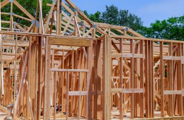 Bina yeni ev inşaa yılı dış ahşap kiriş İnşaat