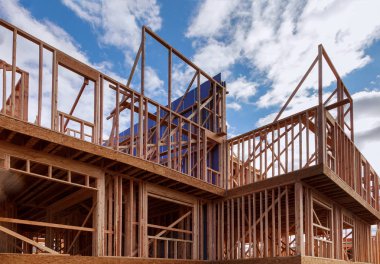 Bina yeni ev inşaa yılı dış ahşap kiriş İnşaat