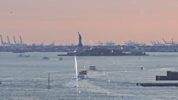 Függetlenség napja tűzijáték Manhattan, new york city — Stock videók