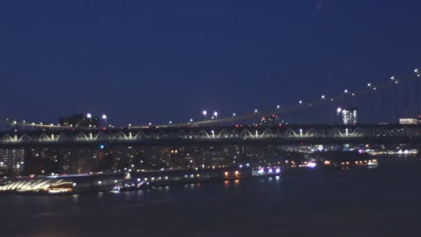 Фейерверки над центром Манхэттена Нью-Йорк фейерверки и звездное небо — стоковое видео
