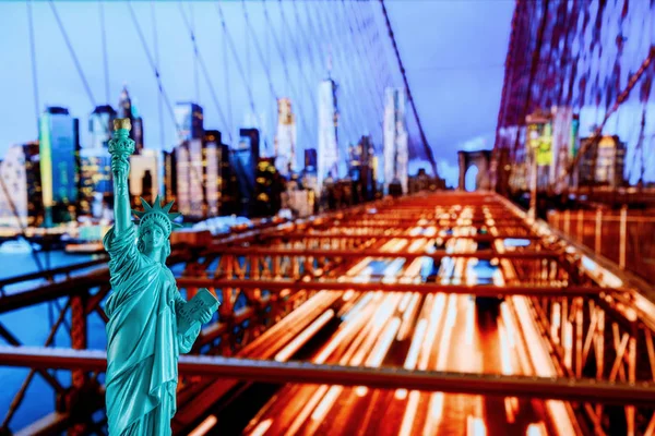 Manhattan Skyline, Brooklyn Köprüsü ve Gece Işıkları Özgürlük Heykeli, New York