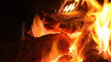 yanan, odun odun ile şömine yangın