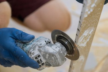 Döşeme fayans döşeme döşeme kesme onarım zemin gres fayans.