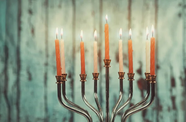 Joodse vakantie hannukah symbolen - menorah — Stockfoto