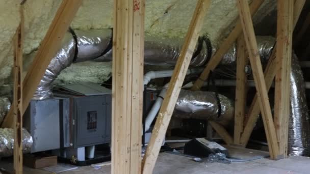 Installation of heating system on the roof of the pipe system of heating closeup — Stock Video