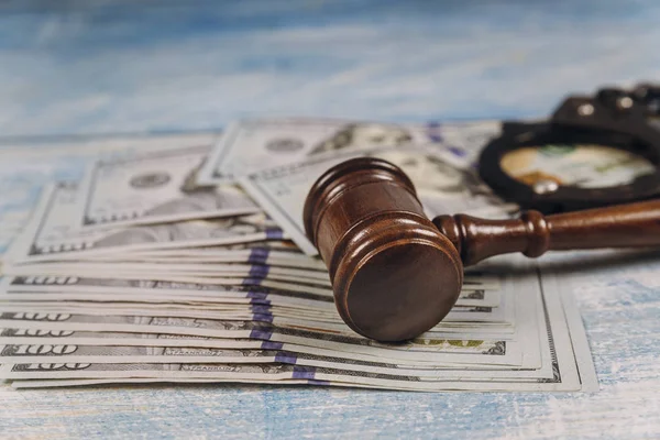 Yargıç metal polis kelepçe ve Amerikan doları yolsuzluk, kirli para mali suç tokkanı
