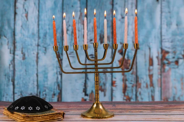 Židovská dovolená hannukah symboly - menorah — Stock fotografie