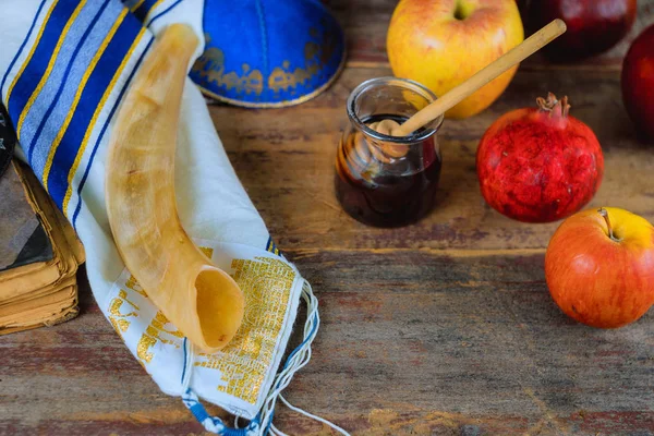 Bal, elma ve nar geleneksel tatil sembolleri rosh hashanah jewesh tatil