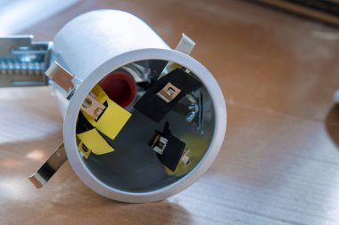 Tavan tesisatı elektrikli lamba için hazırlıklar