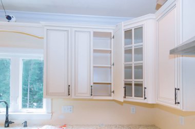 Kurulum taban dolapları çeşitli özel mutfak