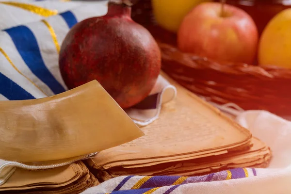 Miel, manzana y granada símbolos festivos tradicionales rosh hashaná fiesta judía — Foto de Stock