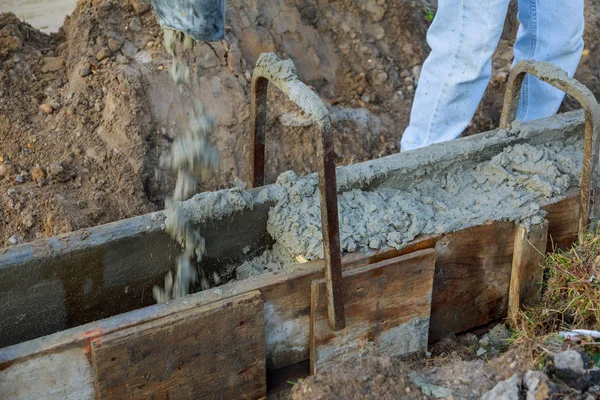 Perbaruan pinggir jalan perbaikan infrastruktur blok beton — Stok Foto