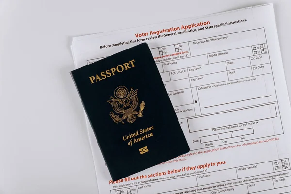 Αίτηση εγγραφής ψηφοφόρων των Ηνωμένων Πολιτειών με διαβατήρια των Ηνωμένων Πολιτειών — Φωτογραφία Αρχείου