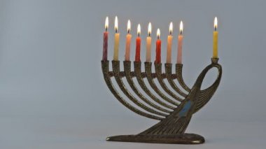 Yahudi bayramı Hanuka sembolleri - menorah