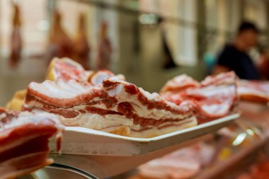 Bir et pazarı için büyük bir fileto et üretimi..