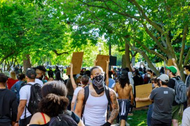 WASHINGTON D.C., ABD - 31 Mayıs 2020: George Floyd 'un ölümünden sonra protesto, Siyahların Yaşamı Önemlidir grubu Beyaz Saray Başkanı Donald Trump' a karşı durdu