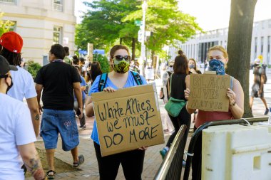 WASHINGTON D.C., ABD - 31 Mayıs 2020: George Floyd 'un ölümünden sonra protesto, Siyahların Yaşamı Önemlidir grubu Beyaz Saray Başkanı Donald Trump' a karşı durdu