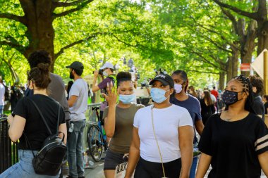 WASHINGTON D.C., ABD - 31 Mayıs 2020: Siyahların Yaşamları Önemi Protesto Göstericileri, Beyaz Saray Başkanı Donald Trump 'a karşı ayakta duran grup George Floyd' un ölümünden sonra yürüyüş