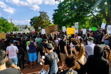 WASHINGTON D.C., ABD - 31 Mayıs 2020: Siyahların Yaşamı Önemlidir Beyaz Saray Başkanı Donald Trump 'ta George Floyd' un öldürülmesini kınama eylemi
