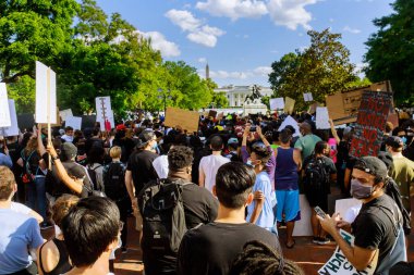 WASHINGTON D.C., ABD - 31 Mayıs 2020: George Floyd 'un ölümünden sonra protesto, Siyahların Yaşamı Önemlidir grubu Beyaz Saray Başkanı Donald Trump' a karşı durdu