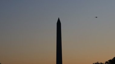Şafak vakti Washington DC 'deki American Washington Anıtı