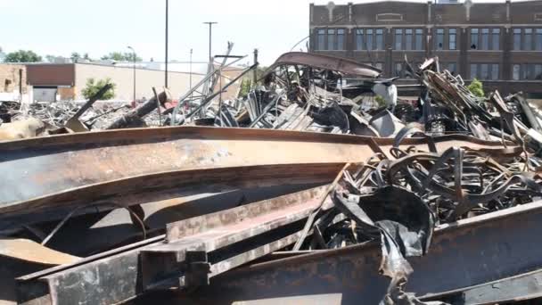 Protestos e tumultos casa queimando danificado foram destruídos Minneapolis — Vídeo de Stock