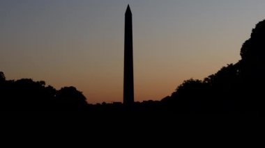 Şafak vakti Washington DC 'deki American Washington Anıtı